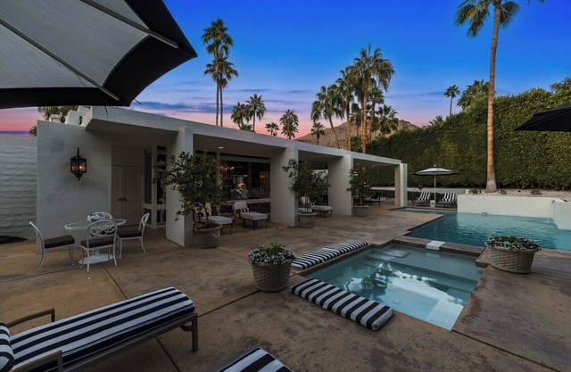 Canyon House Palm Springs - Hollywood Glamour Meets Desert Cool!