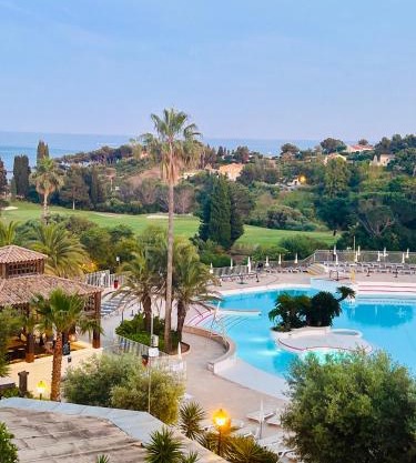 Cap Esterel - Duplex avec 2 terrasses dont une tropezienne, piscines et loisirs