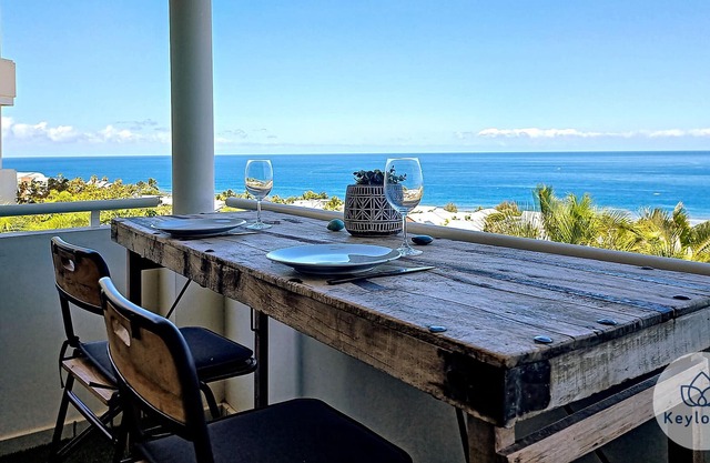 Cap Horizon, T3 with sea view in Saint-Gilles les Bains
