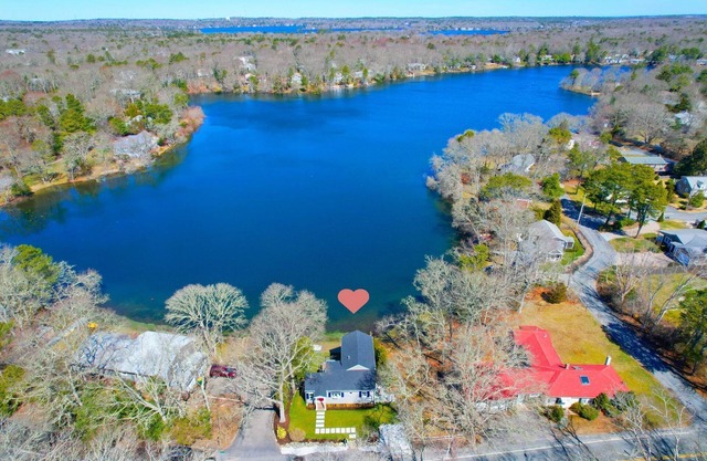 Cape Cod Lake Charm