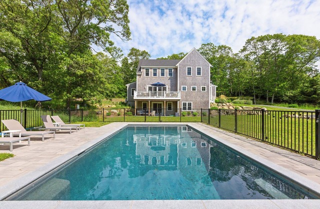 Cape Cod Luxe in Barnstable Village: Saltwater Pool, 2 Suites, Bunks & Family Fun!