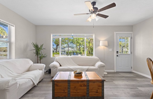 Captain’s Quarters | Near AMI | Near IMG | Patio | TV