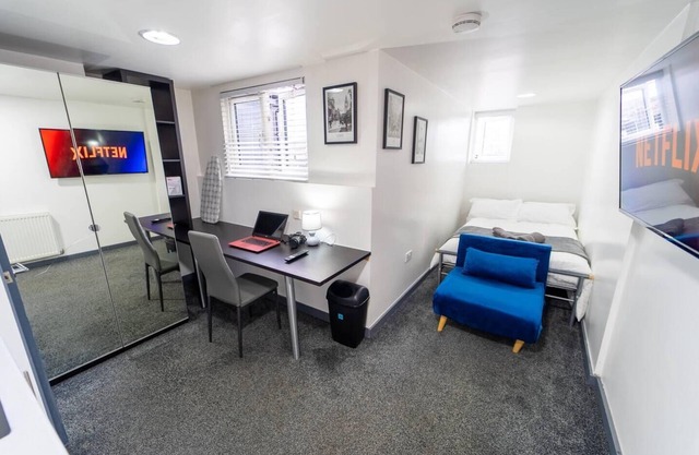 Captivating 1-Bed Studio in Birmingham