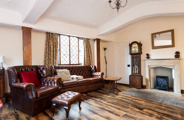Captivating Tudor 2 Bedroom Apartment in Ipswich