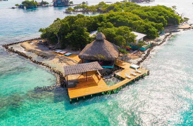 Car086 - Private island with 4 chalets in Islas del Rosario