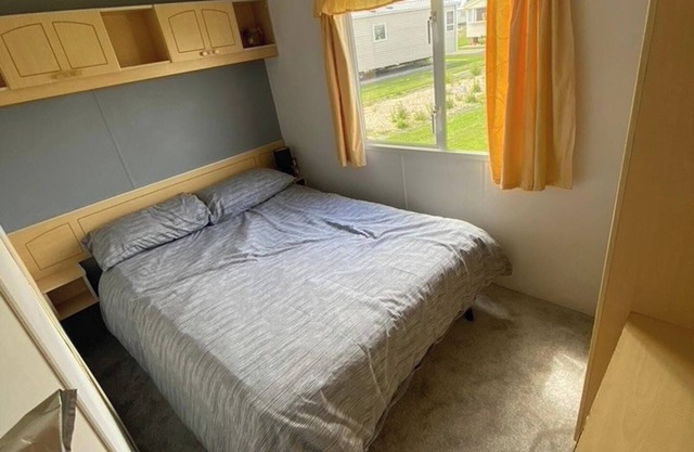 Caravan - Sleeps 4 - Parking - 10Mins To Beach