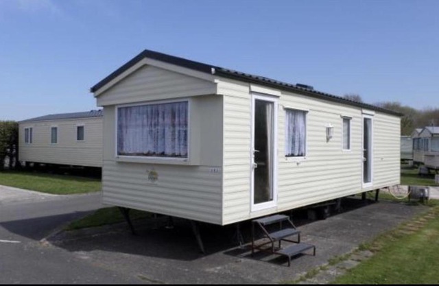 Caravan Sleeps 4 with Free Parking