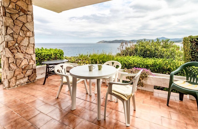 Carboneras 47 - Apartment right on the seafront