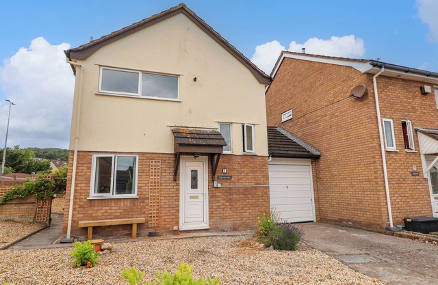 CARISBROOK, pet friendly, country holiday cottage in Llandudno