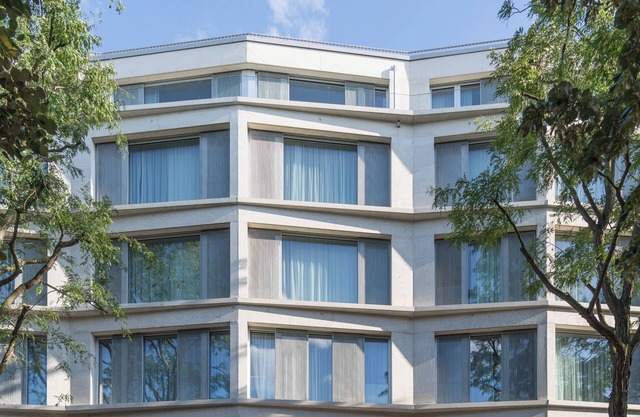 Carlotta Apartments