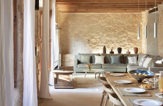 CAS PADRINS. Impressive traditional Majorcan style house with swimming pool.