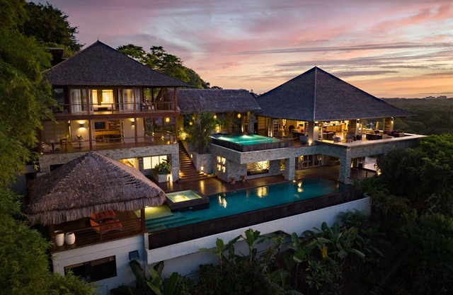 Casa Alang Alang - majestic ocean views by Elite Beach Villas