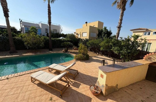 Casa Alegria, 10 minutes drive from the Beach 3 Bedroom with Private Pool