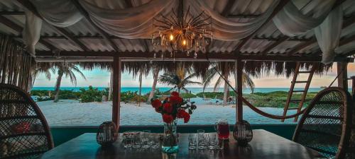 Casa Awakening, Beach-front
