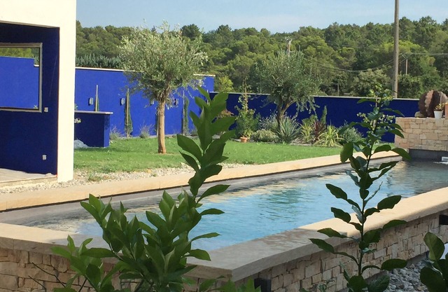 casa Azul in Provence villa + pool in the middle of the Provence countryside