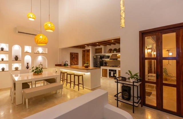 Casa Bali Castillo View – Private Pool & Rooftop, Near Historic Center