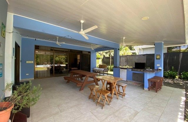 Casa Bambú, Playa Agujas 25 personas
