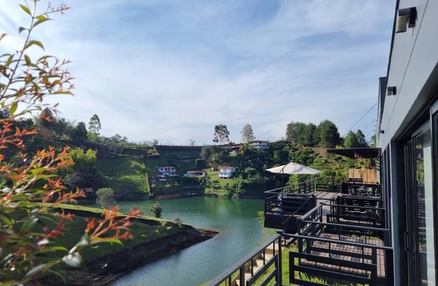 Casa Bariloche Luxury, El Peñol - Guatapé