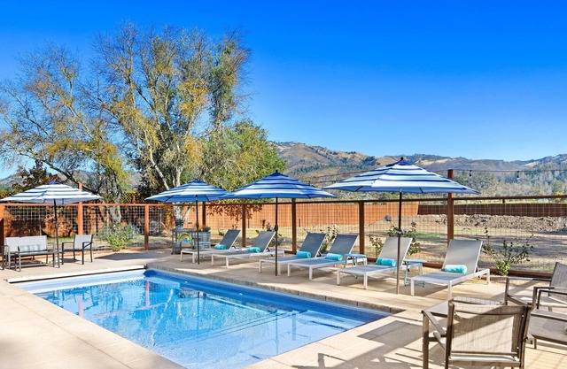 Casa Bella Historic Estate- Corporate Retreats in Wine Country TOT 397