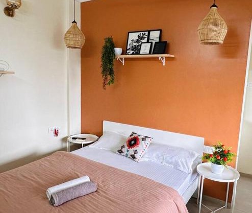 Casa Bella Private Suite With Balcony Garden with WiFi AC Smart TV Kitchenette Work Desk