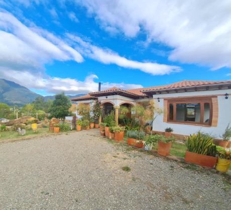 Casa Campestre Flores Amarillas