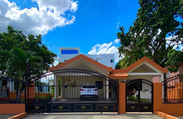 Casa Corona Plaza