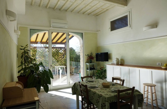 Casa Corten has an independent entrance, private garden and swimming pool