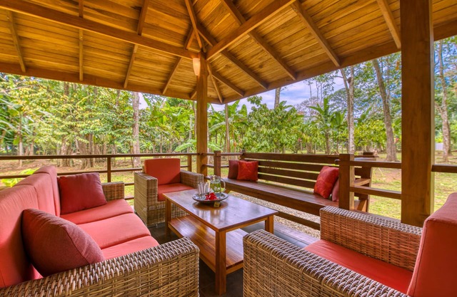Casa Corazón - Cozy vacation home near beach & rainforest