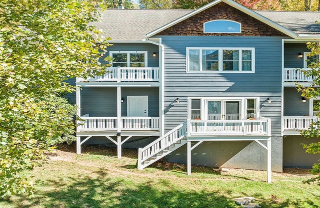 Casa De La Mijenta - Spacious 5-bedroom Modern Lodge in npeaceful Lake Junaluska