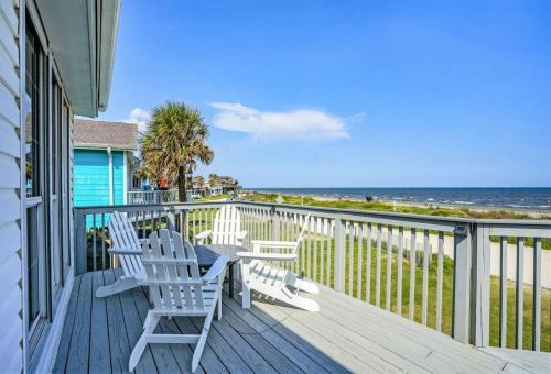 Casa De La Sirena-Beachfront Retreat in Spanish Grant