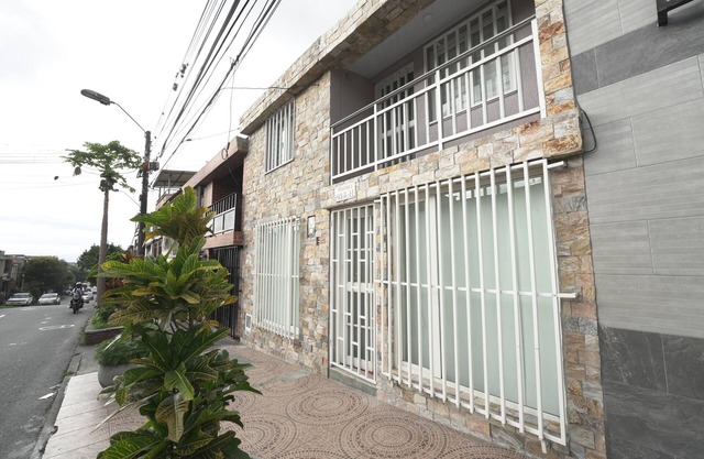 Casa familiar a 5 minutos del centro y de la avenida Circunvalar