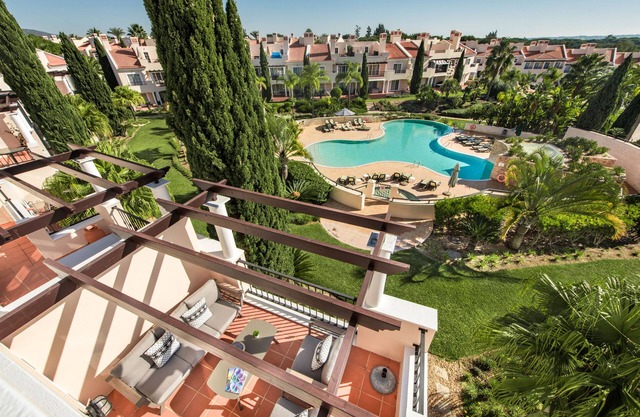 Casa Feliz - Refurbished Luxury 2 Bed + 2 Bath Apartment in wonderful Vila Sol