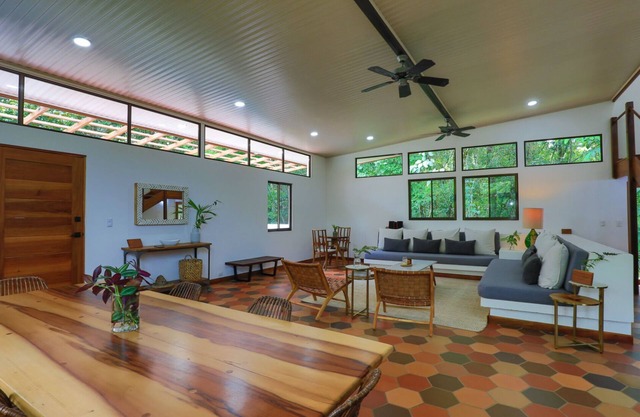 Casa Gardenia Mabuhay - A Boutique Jungle Home