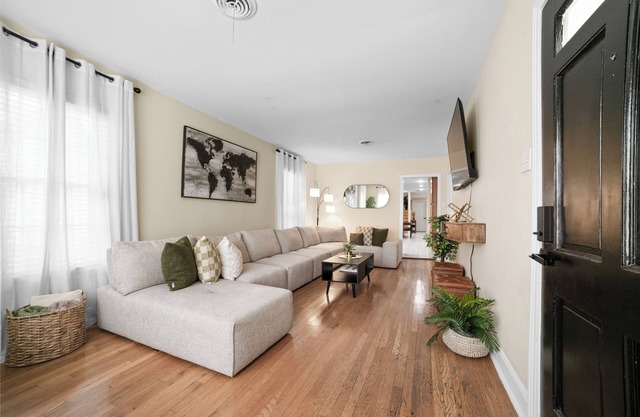 Casa Grande ATX · Central Austin · Spacious 5BR Retreat w/Hot Tub & Game Patio