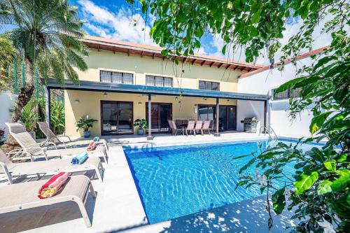 Casa Gris in Jaco