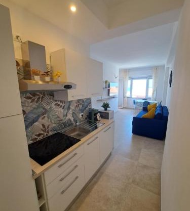 Casa HAPPINESS vista mare, 50m dal mare