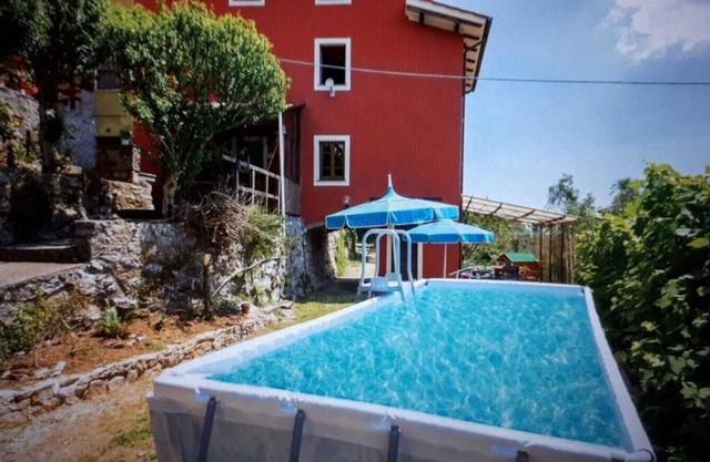 CASA IRIS GOMBITELLI CAMAIORE LUCCA