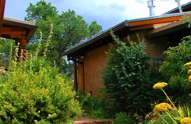 Casa La Ceja Compound -serene setting, Sweeping Mountain Views Deck Hot Tub