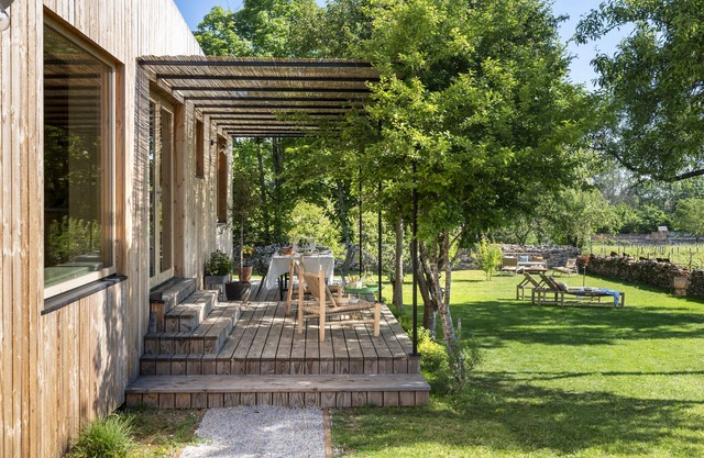 Casa Ladoit (7 p) vineyard view | architect-designed house