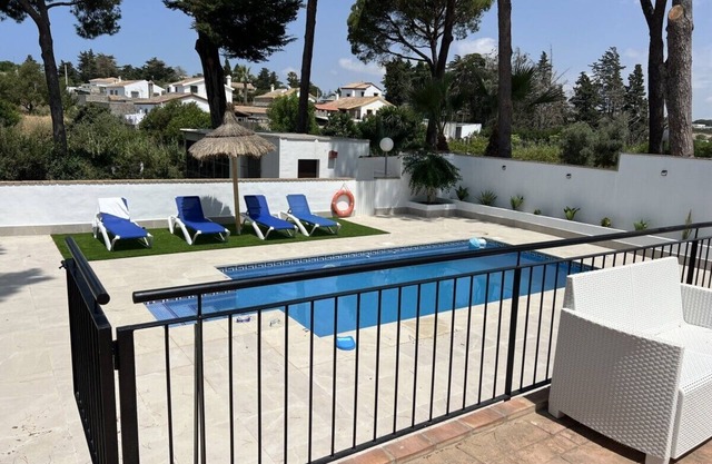 Casa Los Pinos Pleamar - Comfortable andalucian cortijo with fenced pool not far from the beach