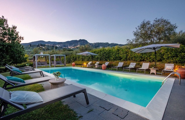 Casa Lucchese, a farmhouse apartment with pool on the hills of Lucca