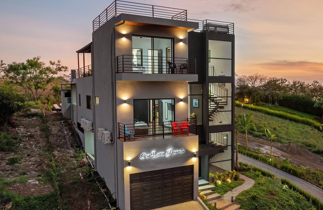 Casa Luna Amarillo - Your Pacific Escape!