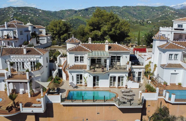 casa Lundberg - Three Bedroom Villa, Sleeps 6