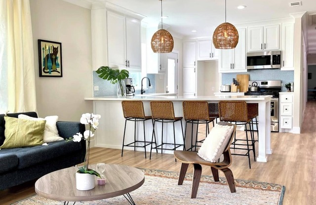 Casa Mariposa: Extended Stays, Pets, Bishop Arts!