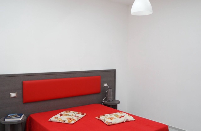 Casa Melograno spacious and modern three-room apartment in olive grove near the sea