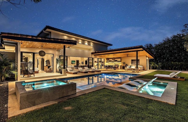CASA OLA AOLHA IS WHAT TROPICAL DREAMS ARE MADE OF!