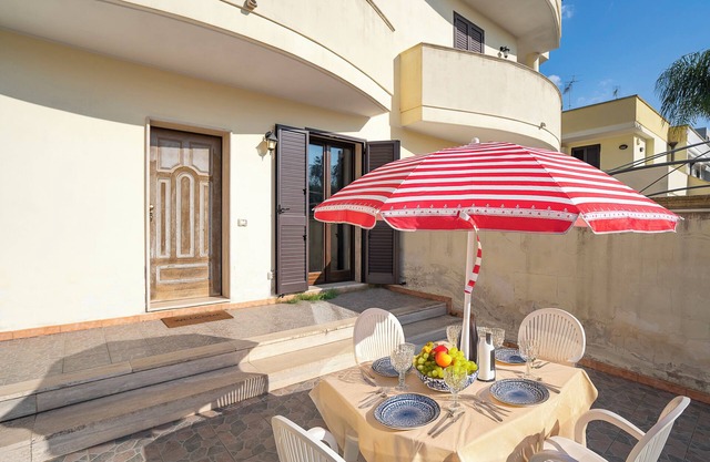 Casa Pascoli Near Sandy Beach, Porto Cesareo, Italy