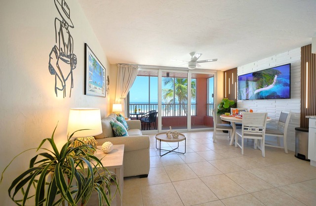 Casa Playa #203 Beach Front "Sandcastle Casa" - Pet Friendly