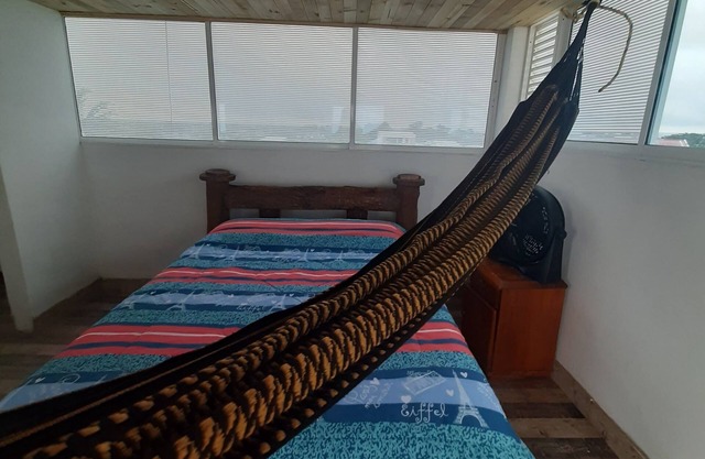 Casa Rural con Piscina Privada, Frente al mar y Parqueadero Para 3 Vehículos