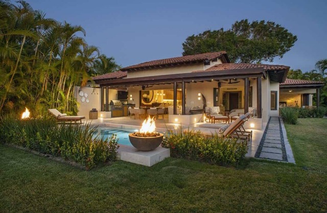 Casa Santuario - Newly Remodeled Villa with Staff